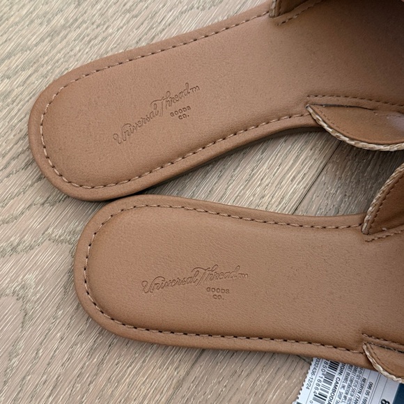 Universal Thread Nesryn Raffia Shell Ornament Slide Sandals - Picture 6 of 7